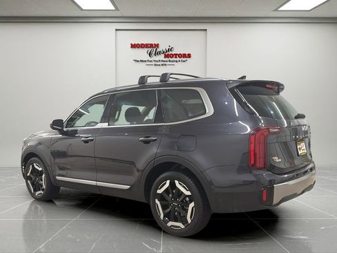 Used 2025 Kia Telluride S image 3