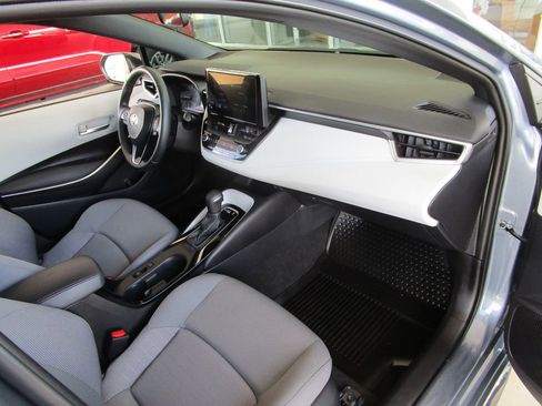 Used 2024 Toyota Corolla SE image 19