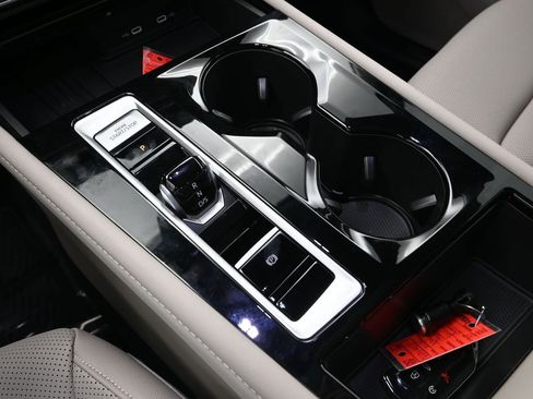 New 2026 Volkswagen Atlas SE image 18