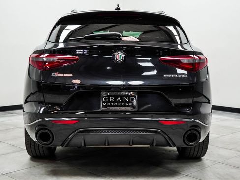 Used 2022 Alfa Romeo Stelvio Veloce image 8