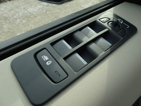 New 2025 Land Rover Discovery Sport S image 24