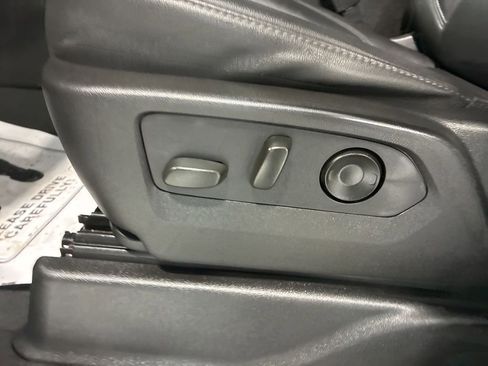 Used 2021 Chevrolet Suburban Z71 w/ Z71 Off-Road Package image 15