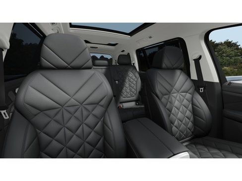 New 2026 BMW X7 xDrive40i w/ Premium Package image 11