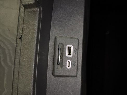 Used 2021 GMC Yukon Denali w/ Denali Premium Package image 26