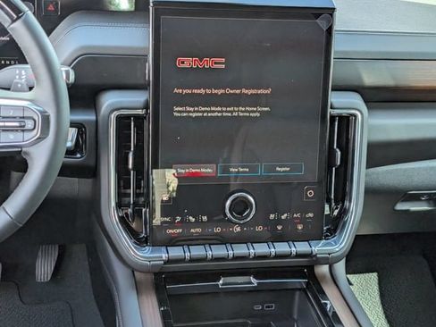 New 2026 GMC Yukon Denali w/ Advanced Technology Package AWD/4WD image 11