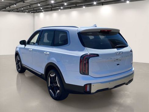 Used 2024 Kia Telluride EX AWD/4WD image 6