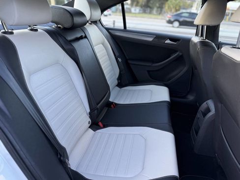 Used 2016 Volkswagen Jetta Sport image 23