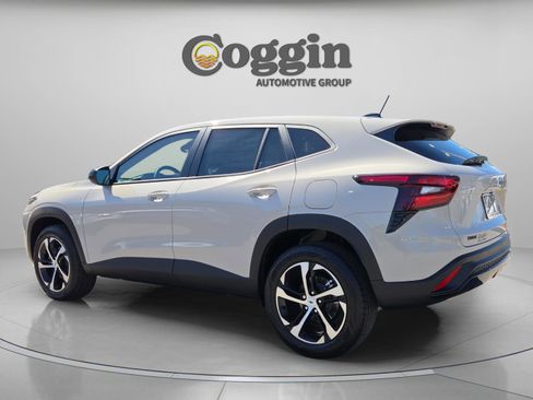 New 2026 Chevrolet Trax RS image 4