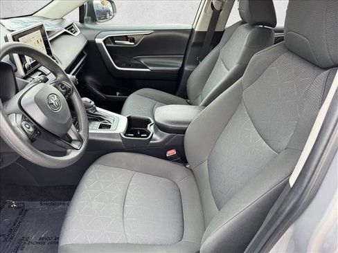 Used 2025 Toyota RAV4 XLE AWD/4WD image 10