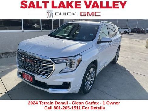 Used 2024 GMC Terrain Denali w/ Denali Premium Package image 2