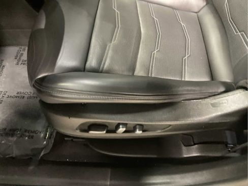 Used 2021 Cadillac XT6 Premium Luxury w/ Platinum Package image 13