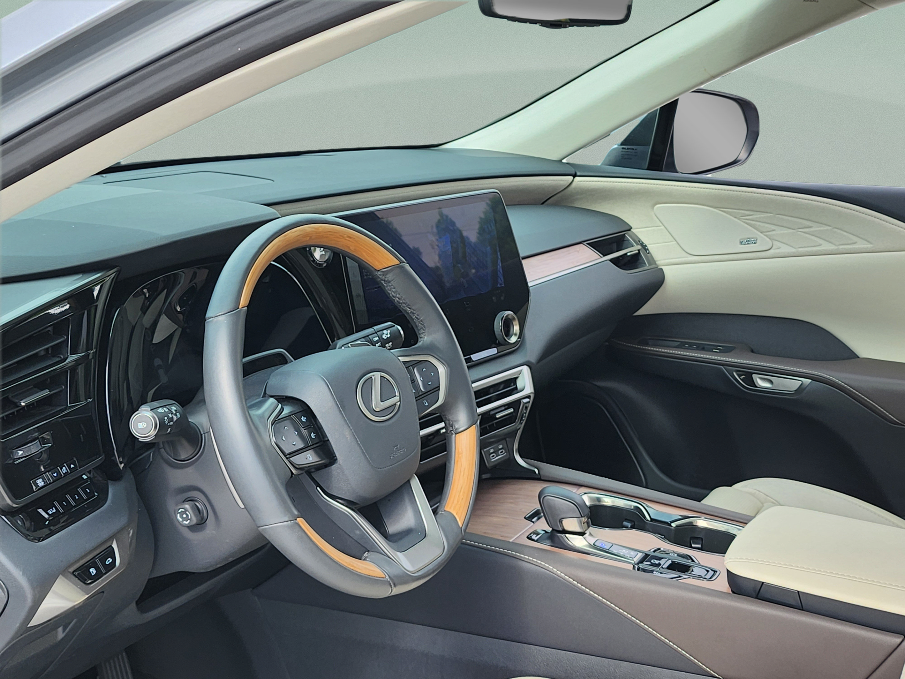 Used 2024 Lexus RX 350 FWD w/ Convenience Package image 11