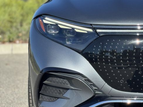 Used 2023 Mercedes-Benz EQS 580 4MATIC SUV image 7