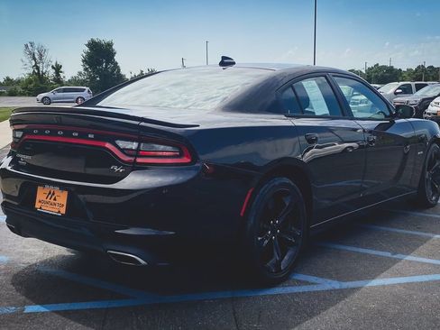 Used 2018 Dodge Charger R/T RWD image 24