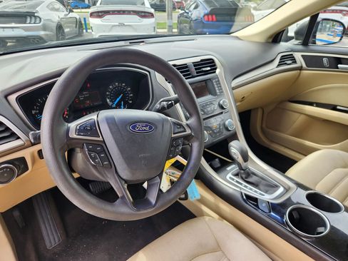 Used 2013 Ford Fusion SE image 16