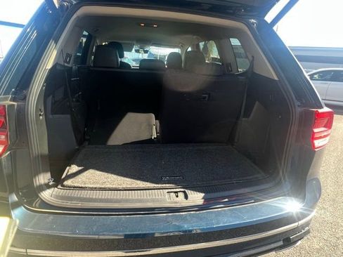 Used 2018 Volkswagen Atlas SE w/ R-Line Package image 6