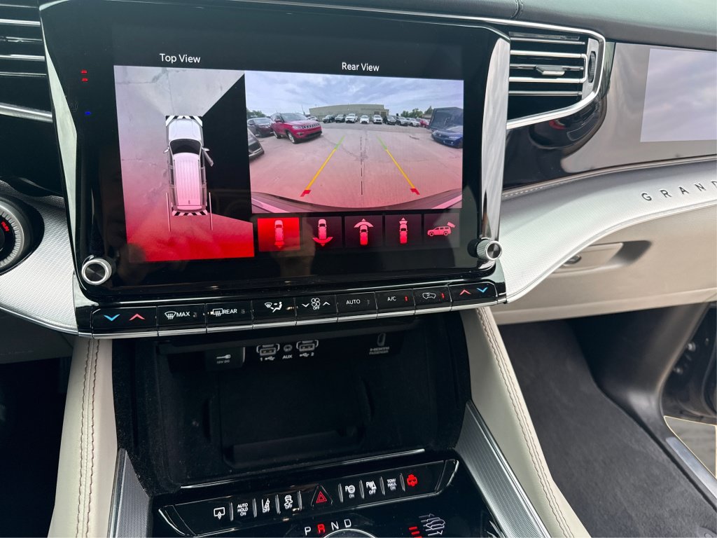 Used 2022 Jeep Grand Wagoneer Series I w/ HD Trailer Tow Package AWD/4WD image 21