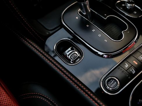 Used 2018 Bentley Flying Spur S V8 image 65