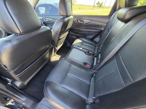 Used 2016 Nissan Rogue SL w/ SL Premium Package image 4