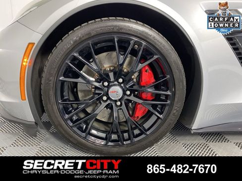 Used 2016 Chevrolet Corvette Z06 w/ 3LZ Preferred Equipment Group RWD image 10