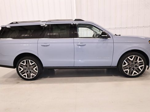 New 2026 Ford Expedition Max Platinum w/ Platinum Ultimate Package AWD/4WD image 2