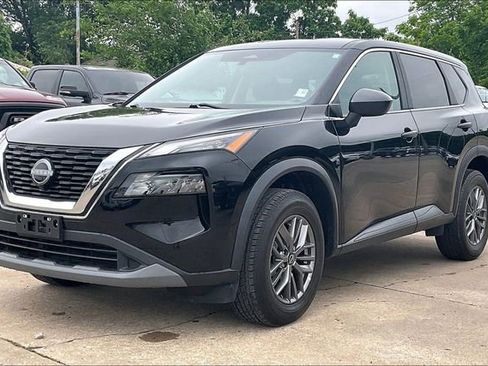 Used 2023 Nissan Rogue S AWD/4WD image 3