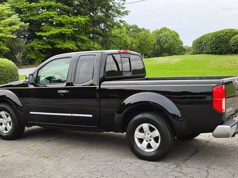 Used 2010 Nissan Frontier SE w/ SE Value Truck Pkg RWD image 19