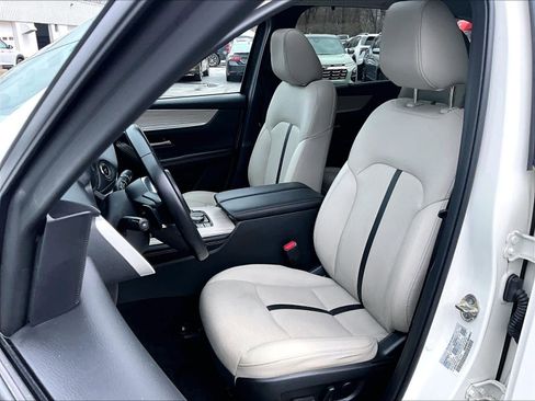 Used 2024 MAZDA CX-90 Plug-In Hybrid w/ Preferred image 10