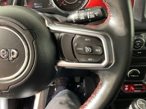 Used 2018 Jeep Wrangler Unlimited Rubicon AWD/4WD image 25