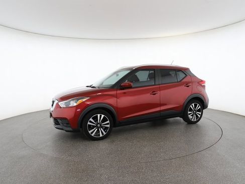 Used 2020 Nissan Kicks SV image 4