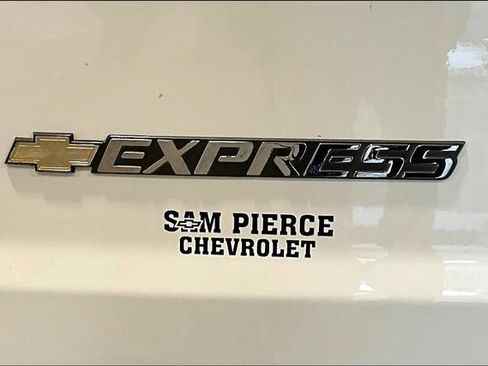 Used 2022 Chevrolet Express 2500 w/ Driver Convenience Package RWD image 16
