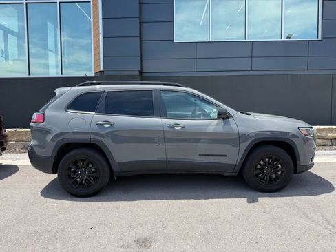 Used 2023 Jeep Cherokee Altitude Lux AWD/4WD image 2