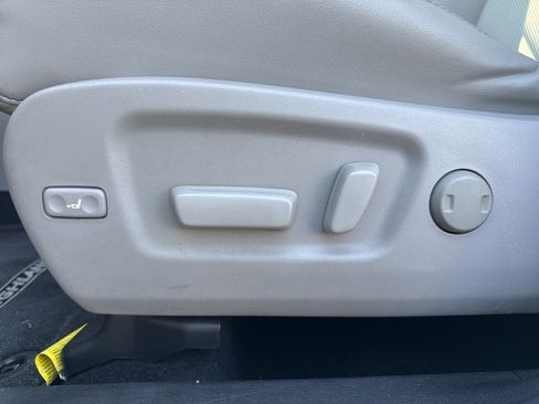 Used 2015 Toyota Highlander Limited image 38