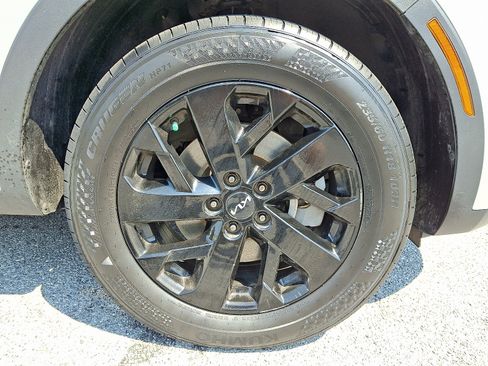 Certified 2023 Kia Sorento S w/ Panoramic Sunroof Package AWD/4WD image 8