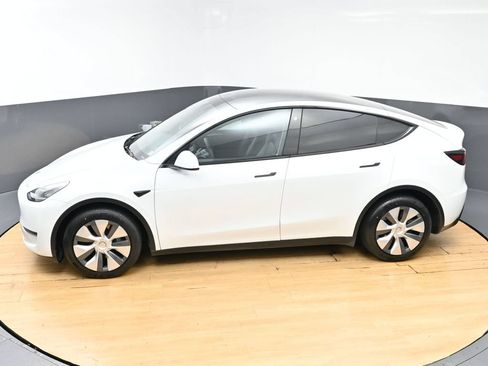 Used 2023 Tesla Model Y Long Range AWD/4WD image 48