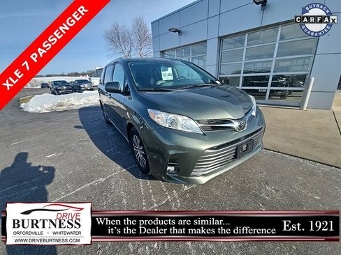 Used 2020 Toyota Sienna XLE image 1