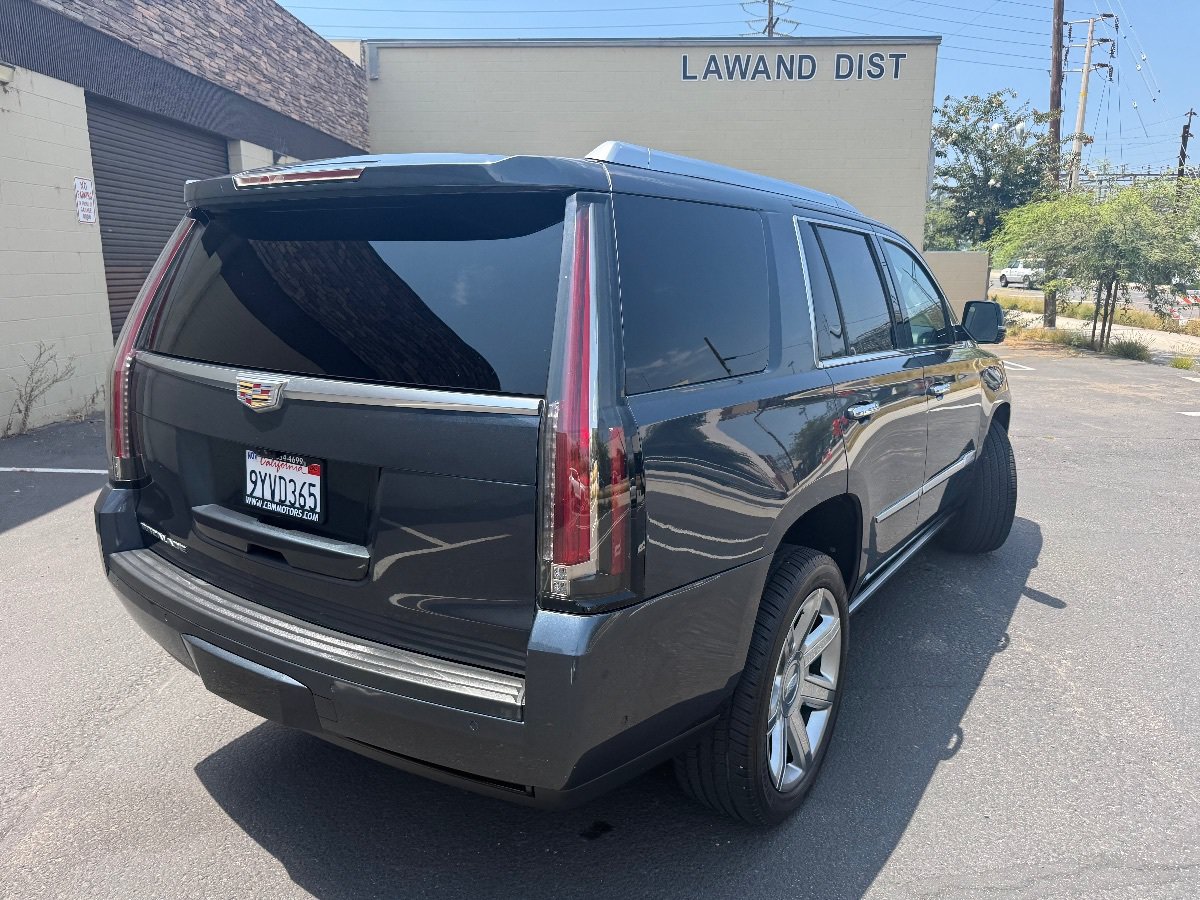 Used 2019 Cadillac Escalade Premium Luxury AWD/4WD image 7