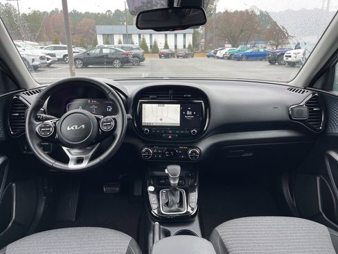 Certified 2024 Kia Soul EX image 8