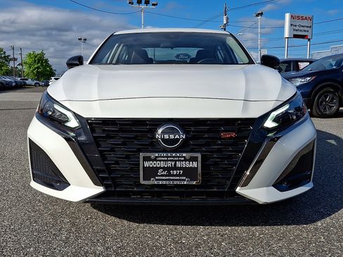 Certified 2023 Nissan Altima 2.0 SR FWD image 2