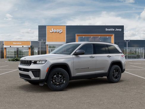 New 2026 Jeep Grand Cherokee Altitude AWD/4WD image 2