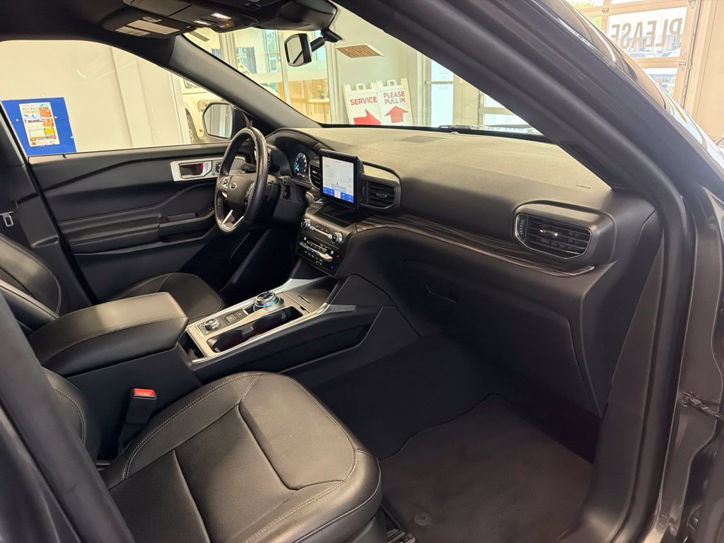 Used 2020 Ford Explorer Limited w/ Hybrid Equipment Group 310A AWD/4WD image 17