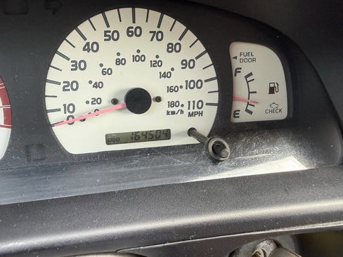 Used 2004 Toyota Tacoma PreRunner RWD image 16