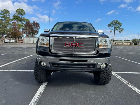 Used 2007 GMC Sierra 2500 SLT w/ Z71 Off-Road Package image 3