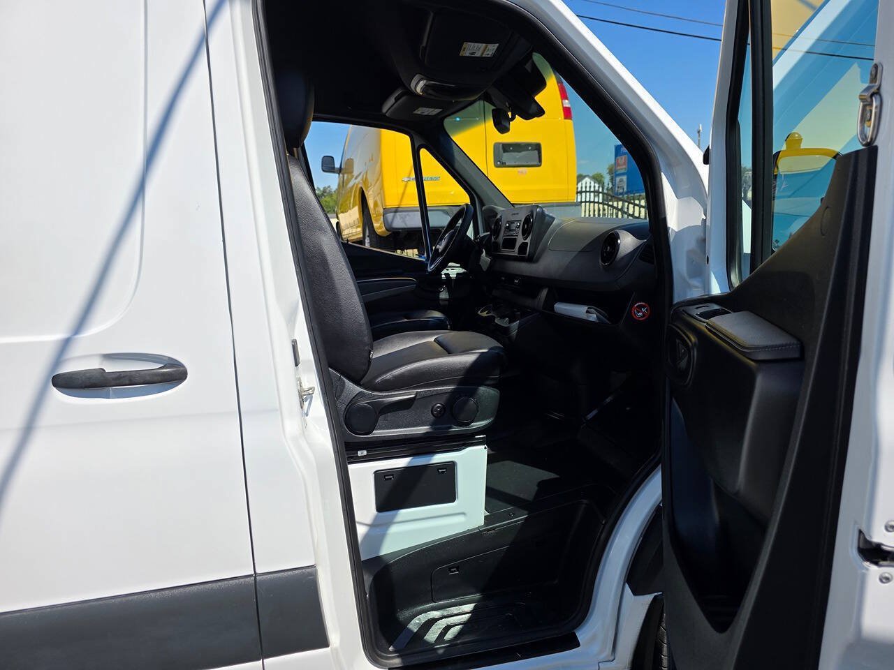 Used 2021 Mercedes-Benz Sprinter 3500 image 13