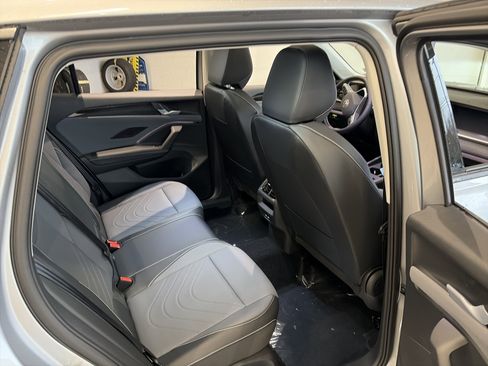 New 2026 Volkswagen Tiguan SE image 25