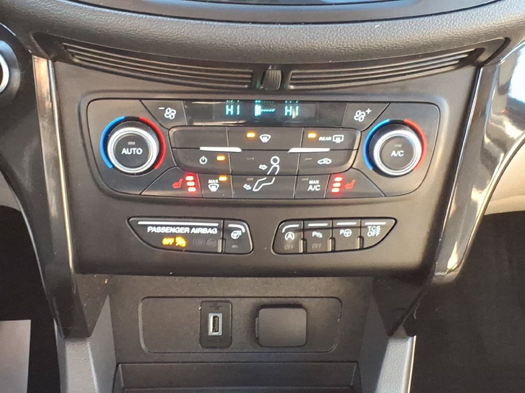 Used 2018 Ford Escape Titanium AWD/4WD image 19