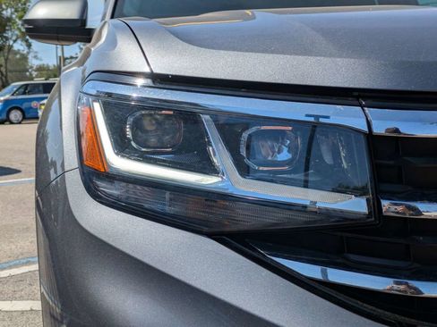 Certified 2023 Volkswagen Atlas SE w/ Panoramic Sunroof Package FWD image 10