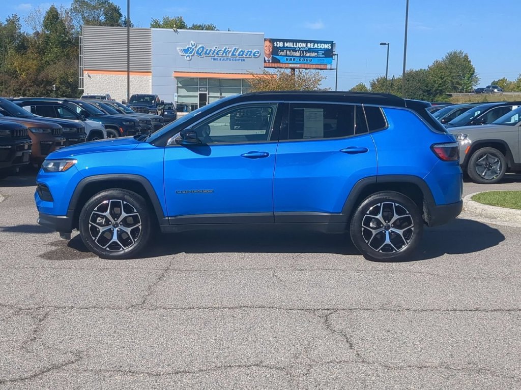Certified 2025 Jeep Compass Limited AWD/4WD image 2