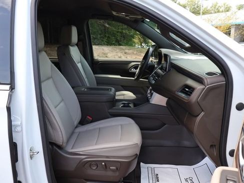 Used 2023 GMC Yukon SLT w/ SLT Luxury Package AWD/4WD image 27