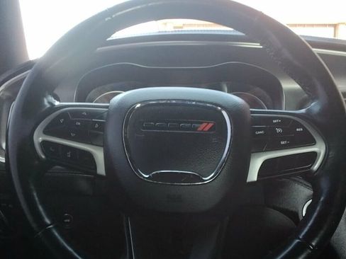 Used 2019 Dodge Charger SXT image 13
